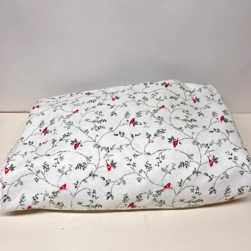 Charter Club Queen Size Fitted Sheet 100% Cotton Holly and Cardinal